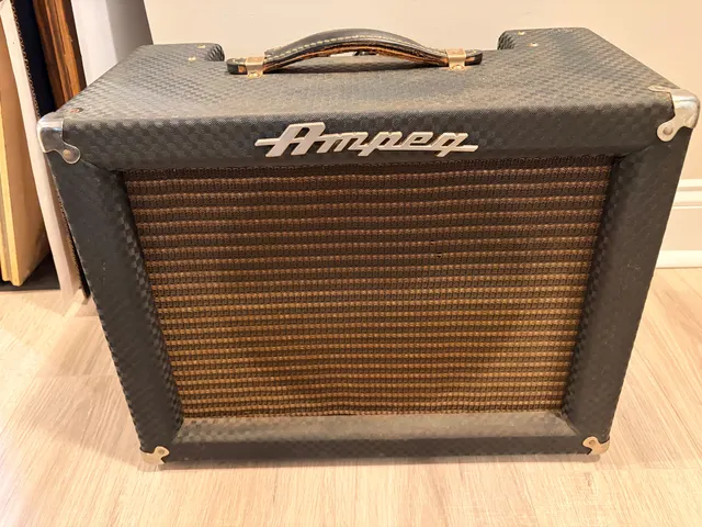 Ampeg Jet J-12