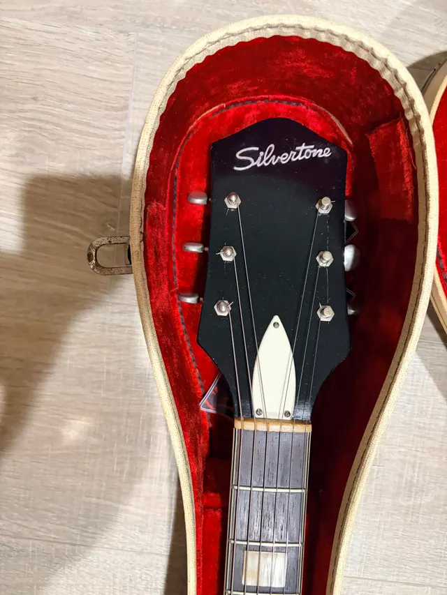 Silvertone H1429, photo 2
