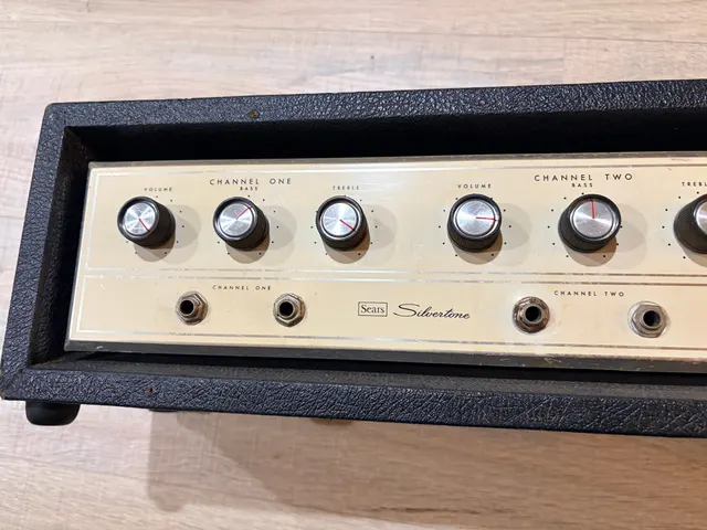 Silvertone Solid State 100 Head, photo 2