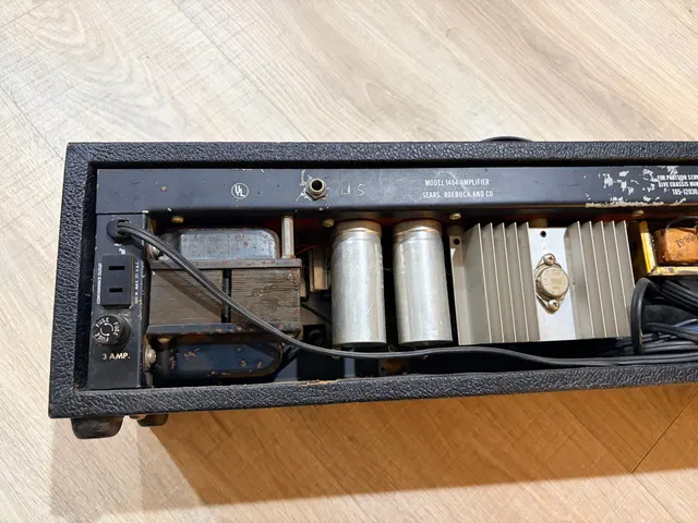Silvertone Solid State 100 Head, photo 5